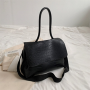 BOLSO DE GRAN CAPACIDAD EN CUERO VEGANO