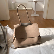 BOLSO DE GRAN CAPACIDAD EN CUERO VEGANO