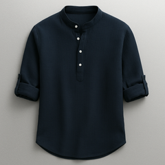 CAMISA HENLEY ROCCO ESTILO RELAJADO · ELEGANCIA ATEMPORAL
