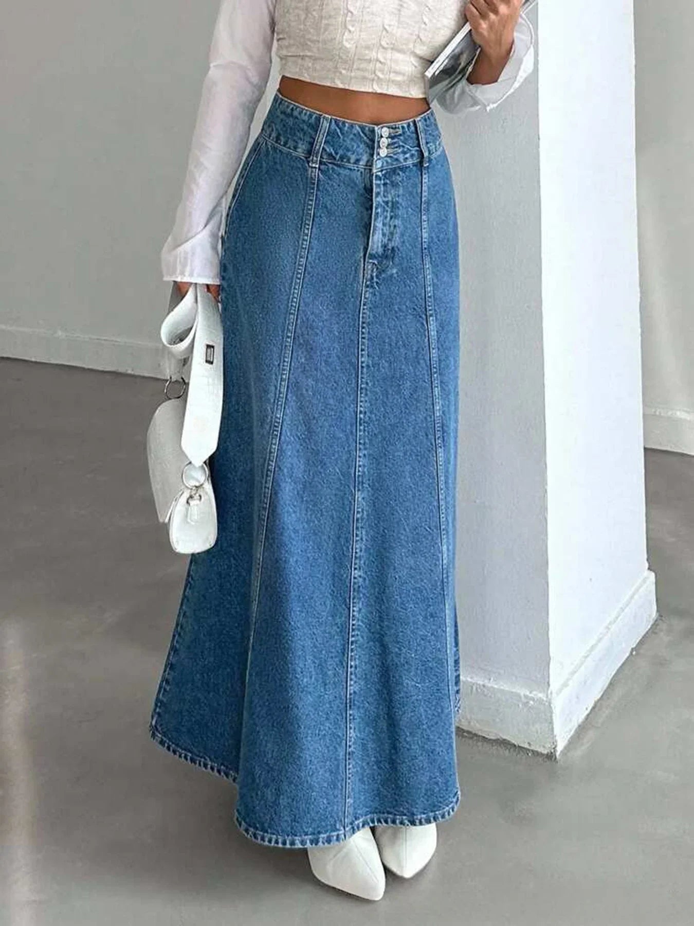 FALDA LARGA VAQUERA DENIM CLÁSICO · ESTILO CONTEMPORÁNEO