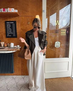 CHAQUETA CORTA VINTAGE DOBLE BOTONADURA · ELEGANCIA CONTEMPORÁNEA